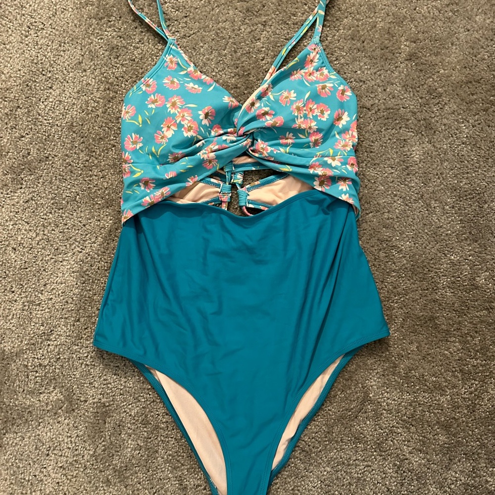 Cupshe Women’s Floral One Piece Swimsuit